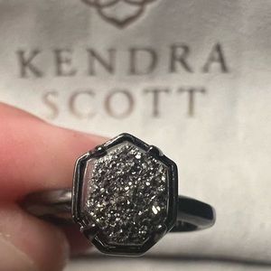 Custom Kendra Scott Calvin ring size 7 in black gunmetal druzy